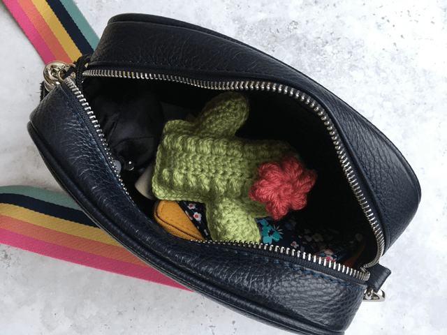 Cactus key ring (acrylic yarn)
