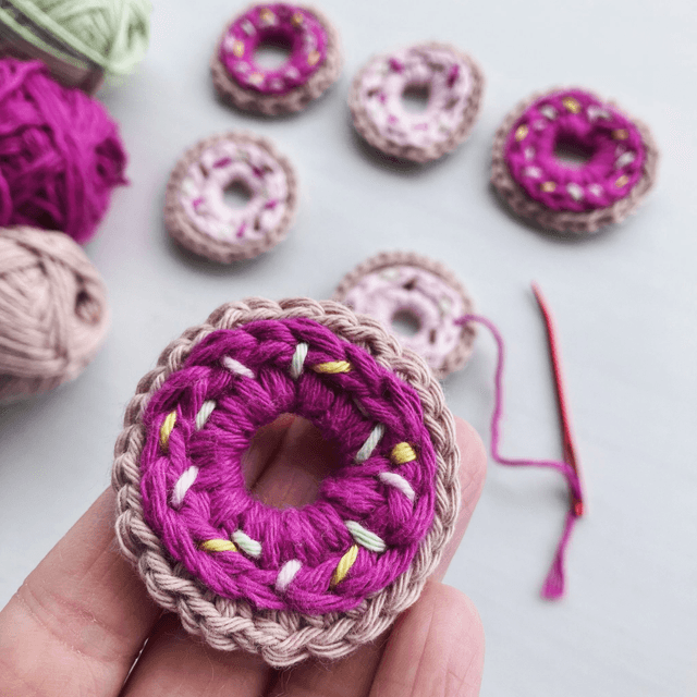 Card - donut magenta