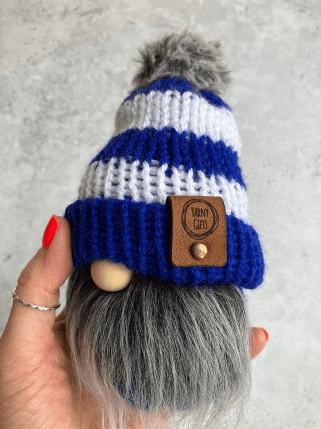 Blue & white stripe team gnome (small - 17cm)